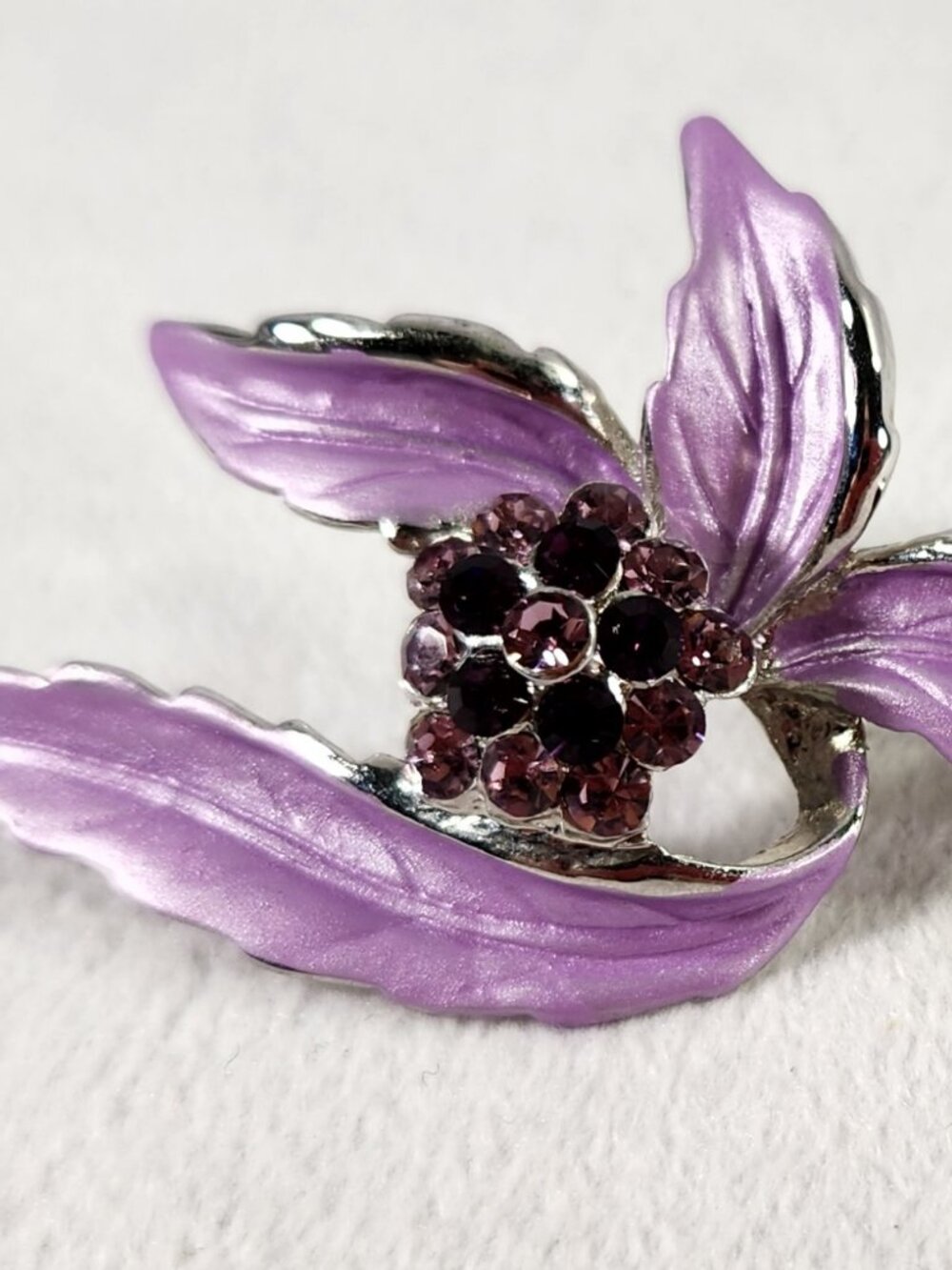 Vintage Lavender Purple Enamel on Silver Tone Floral Brooch with Rhinestone Cent